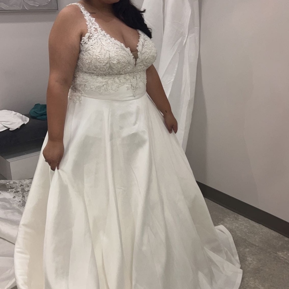Allure bridals wedding dress